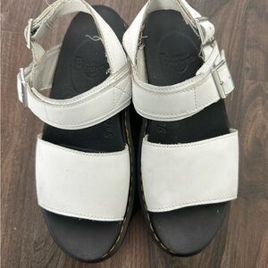 DR MARTENS VOSS QUAD PLATFORM SANDAL